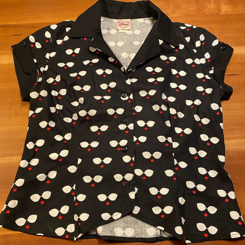 Stylish Black Sunglasses Pattern Blouse